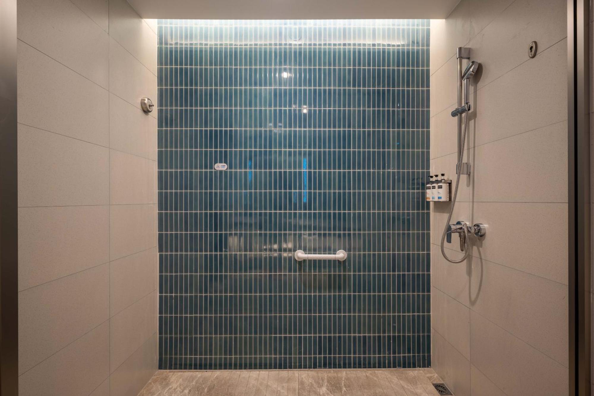 Holiday Inn Express Shanghai Pujiang Lianhang Road By Ihg Kültér fotó