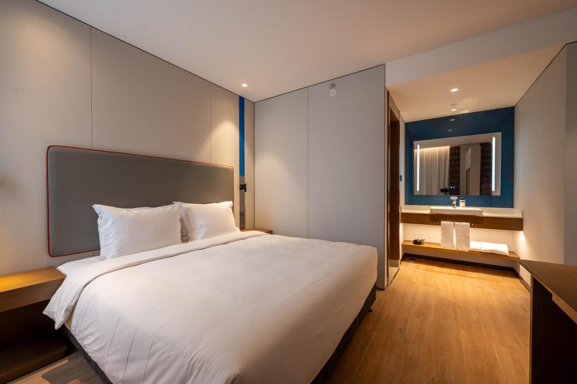 Holiday Inn Express Shanghai Pujiang Lianhang Road By Ihg Kültér fotó